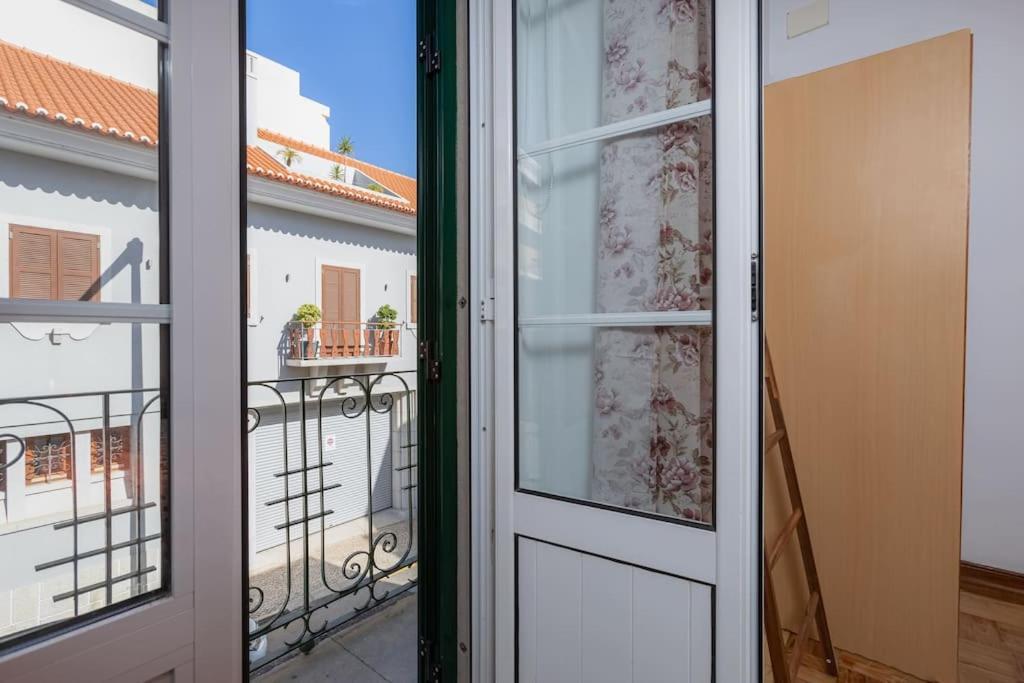 Casa Lotus - Requinte E Bom Gosto Para 6 Pessoas No Coracao De Faro Luaran gambar